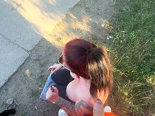 Outdoor blowjob in the middle of the WAY
