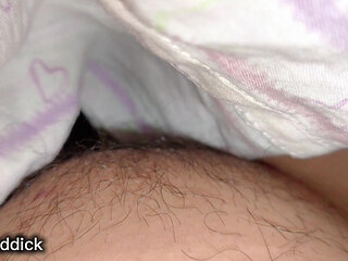 Filipino stepsister under bedsheet touching her self. Adik stiri di bawah sprei menyentuh dirinya sendiri