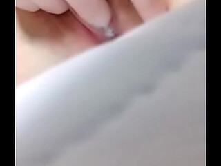 Amateur Japanese girlfriend rubs one out
