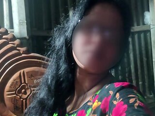 Bangladeshi Woman Masturbates Herself 19