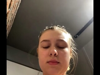 jucielussie so horny and masturbate even in public