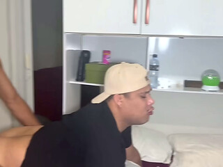 NEG&Atilde_O DA PIROKA GG FODEU TANTO ESSE RABAO GRAND&Atilde_O QUE DEIXOU O CU FAZER BICO
