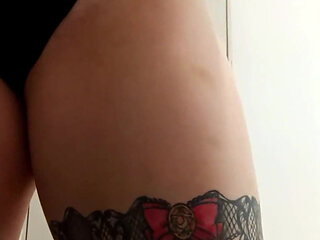 Sexy Nalgona Masturbates in a Clothing Store