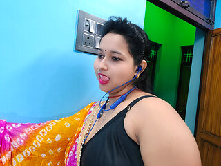 Sister-in-law took out pussy water from cucumber