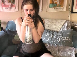 Hot brunette from squirt masturbating on webcam