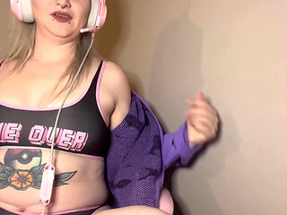 Gamer Girl Hairy Armpit Worship