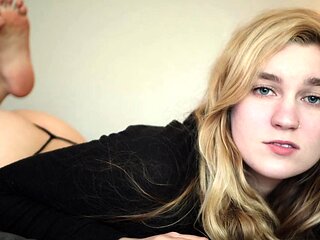 Deep anal blonde toy anal blonde toys amateur homemade ass