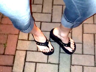 Late-night stroll with an amateur crossdresser in high heels