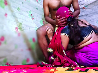 Desi village dehati bhabhi ke chut chat ke devar lund bur me ghusa ke pregnant kiya.ganv ke hot jawan pregnant aunty ko chuda