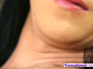 Amateur Trans Normie Is Hung and Cute!