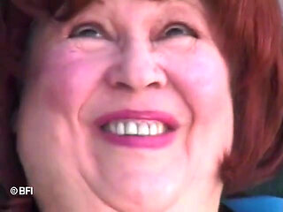 Redhead gilf loves pleasuring herself