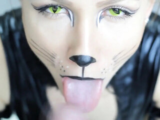 Catwoman Punishes Bad Man - Blowjob & Cum Swallowing in HD