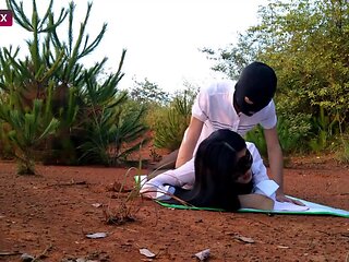 Inexperienced Hooded Asian Duo Smash Outdoors