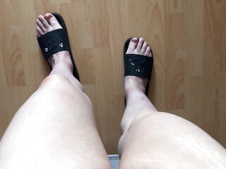 POV: Masturbation in Flip Flops