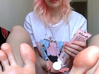 Naughty amateur teen has a voyeur fetish