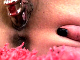 Amateur Close Up Squirting Masturbation