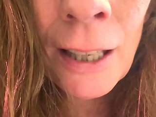 Honeyfleurluv Cougar Nympho Slut Gets a New Sex Toy