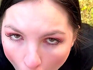 On the Walk My GF Stopped for a Pee and Then Felt Like Giving Me a Blowjob