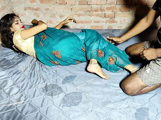 Newlywed Desi woman gets her pussy fucked by her neighbor.