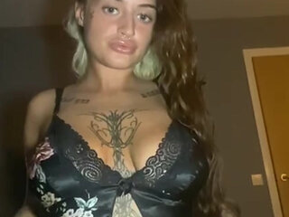 This horny Scottish emo doesn't need a partner just her toy and her own filthy fantasy