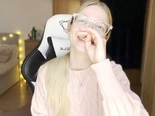 Goddess Bella Rae engages in femdom role play and soothing ASMR vibes