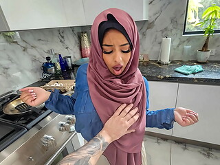 Hot Hijab Wife Wants to Save Her Marriage by Learning how To Give Blowjobs and Talk Dirty - Hijablust