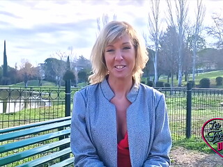 Emmy, 46 ans, une milf en qu&ecirc_te d&rsquo_&eacute_moi lubrique