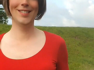 Getting naughty on public showomg my wet clitty