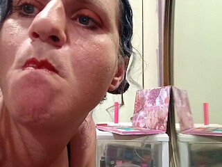 Marcy Bathorys Sissy Super Glue Cage