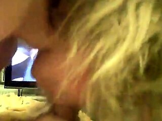 Cock-sugende dansk Milf