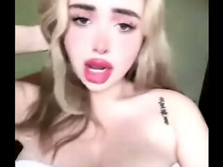 No me extra&ntilde_en tanto, aqu&iacute_ estoy