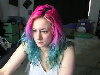 Amateur Webcam Chick Masturbates On Webcam More at