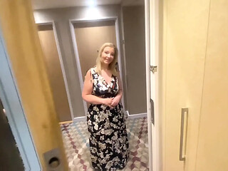 Curvy British MILF Anne Marie meets BBC in morning oil massage