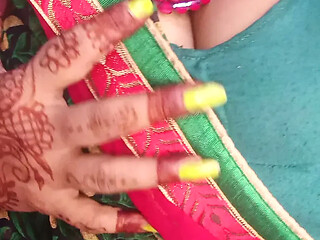 Saree-clad Indian BBW wife takes a big black cock