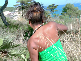 Naomi Lionness: Hot Ebony Naomi Lionness Getting Naked
