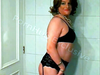 Mature Crossdresser Fernanda in Lingerie