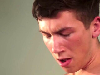 Leo Frost Barebacks Jared Scott