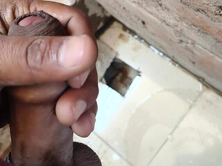 Video dekhkar aaj bahut dino baad mutthi mari