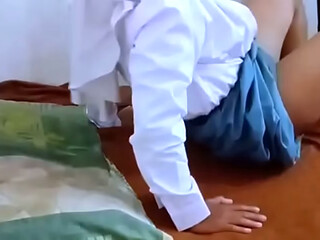 POV. Minta hp baru dengan imbalan ngentot. Memek enak siswi