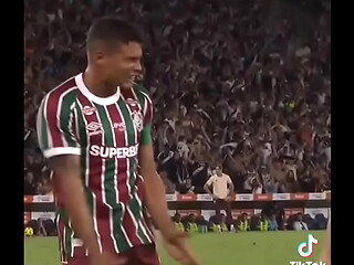Novinho e veiote argentino botando a menor de RJ pra engolir tudo