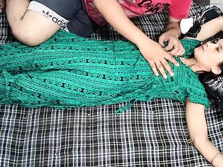 Chachi ko chodte ne dekh liya