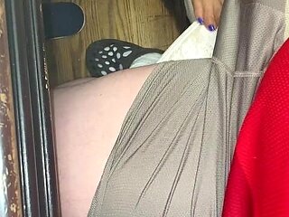 Melove Teasing Naelor with Her Sexy Small Feet