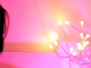 Amateur webcam babe showing her sexual goods
