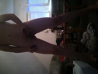 Joshua Guthmann aus Karlsruhe hat seinen Penis angemalt