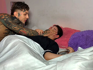 Mientras Yo Estaba en la Cama, Mi Novio se Cogi&oacute_ a Mi Mejor Amiga en Mi Propio Cuarto!