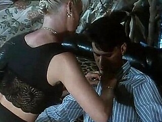 Italian vintage porn: Moana Pozzi is the goddess of sex!