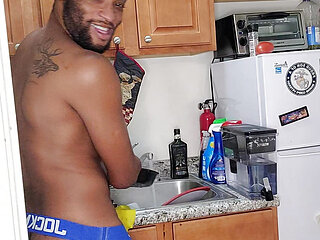 Kenniejai Cleans in the Nude!!