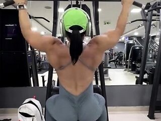 Urine fetish babe masturbates in her pee