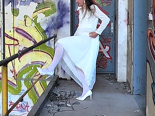 Bride Stripping