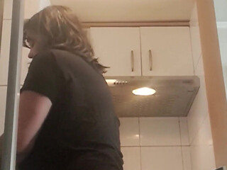 MILF, Cleaning the Kitchen